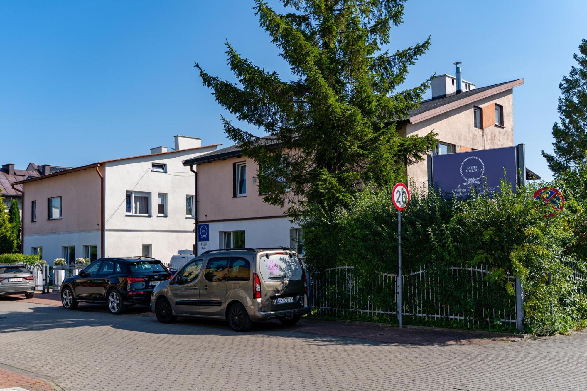 Avista Mielno Hotel Unieście Eksteriør billede